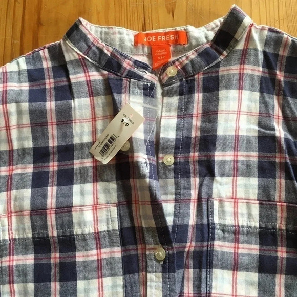 5/$25 NWT Button Up - Picture 2 of 6